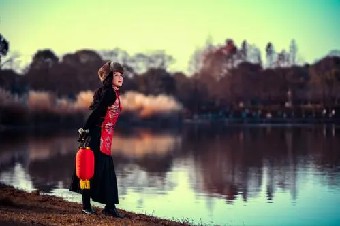 人特蕾莎修女于年出生在科索沃岁立志当修女......《跟道德经学领导力》摘录